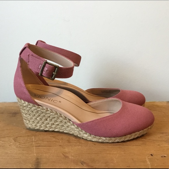 vionic amy wedge